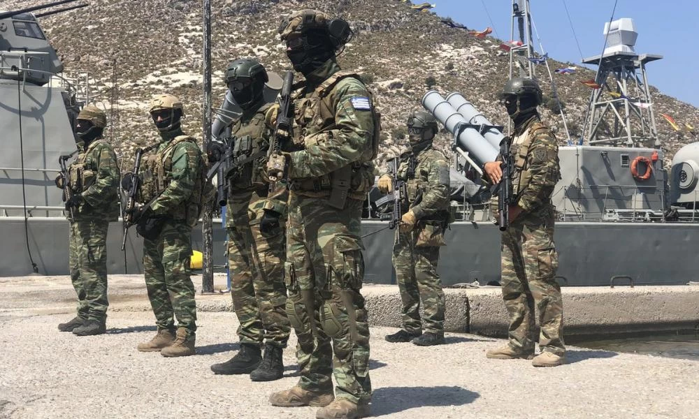 ''Ουρλιάζουν'' οι Τούρκοι: ''Έλληνες κομάντος ακροβολίζονται στο Καστελόριζο''